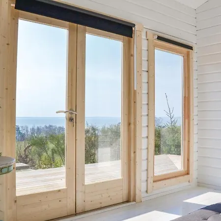 Vakantiehuis Four-bedroom Holiday In *