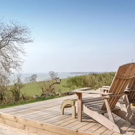 Vakantiehuis Four-bedroom Holiday In *
